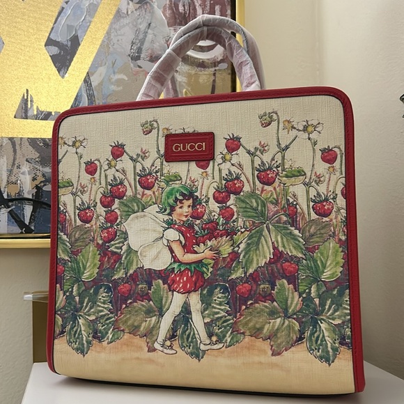 GUCCI🍓 NWOT Limited Edition Tote - Picture 12 of 14